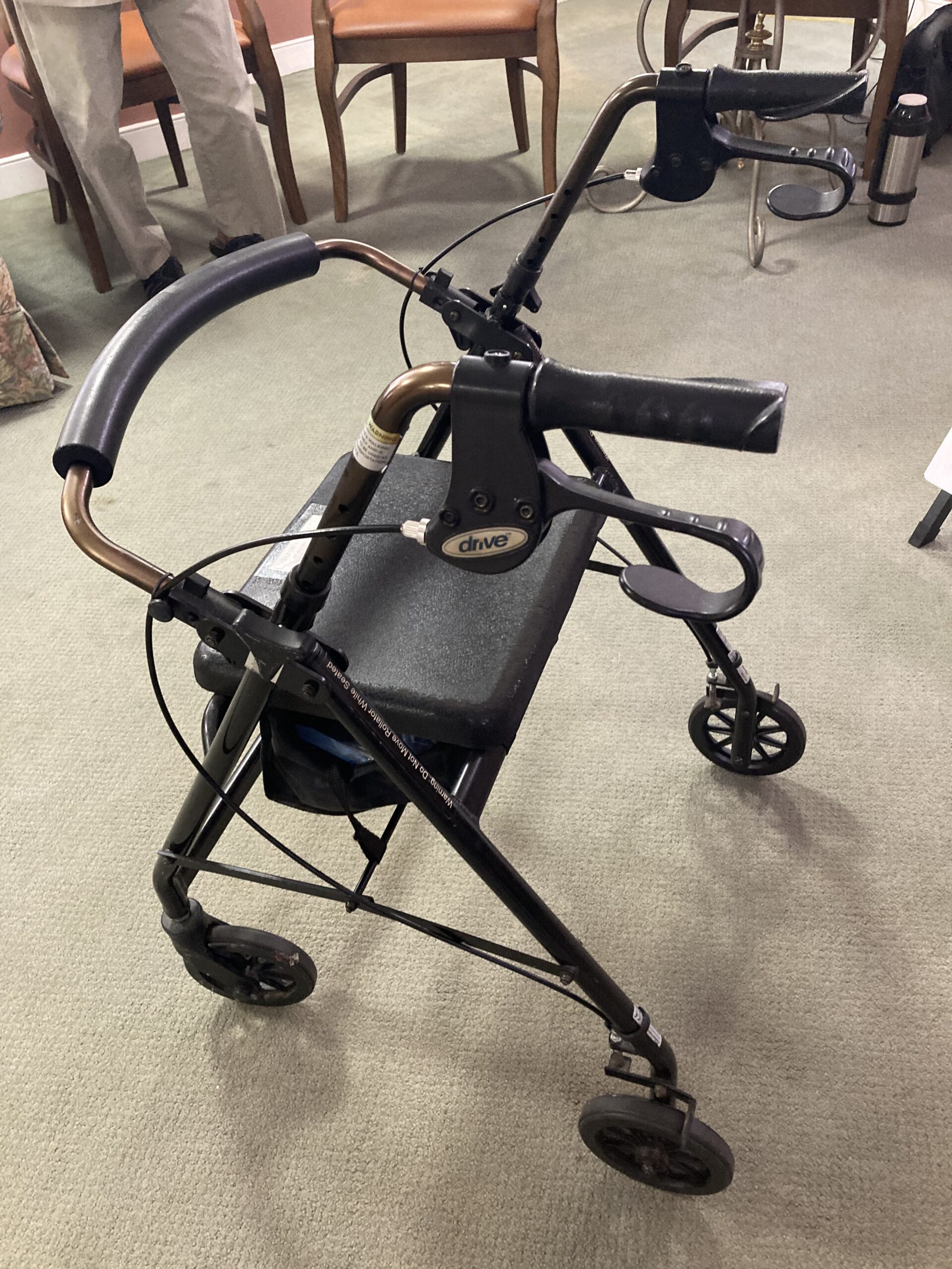 Basic black rollator