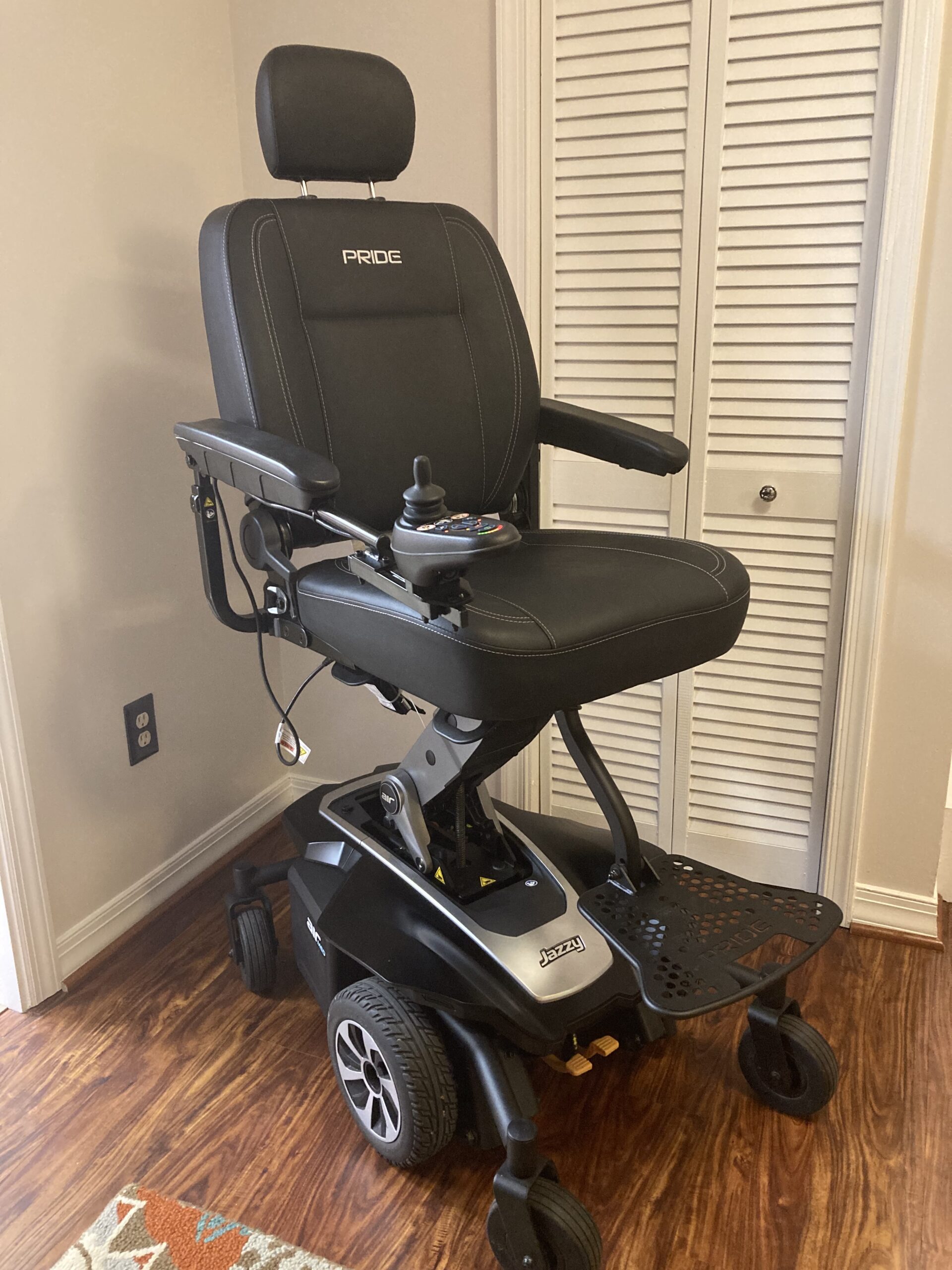 Price Reduced! Pride Mobility Jazzy Air MED Lifting Power Chair